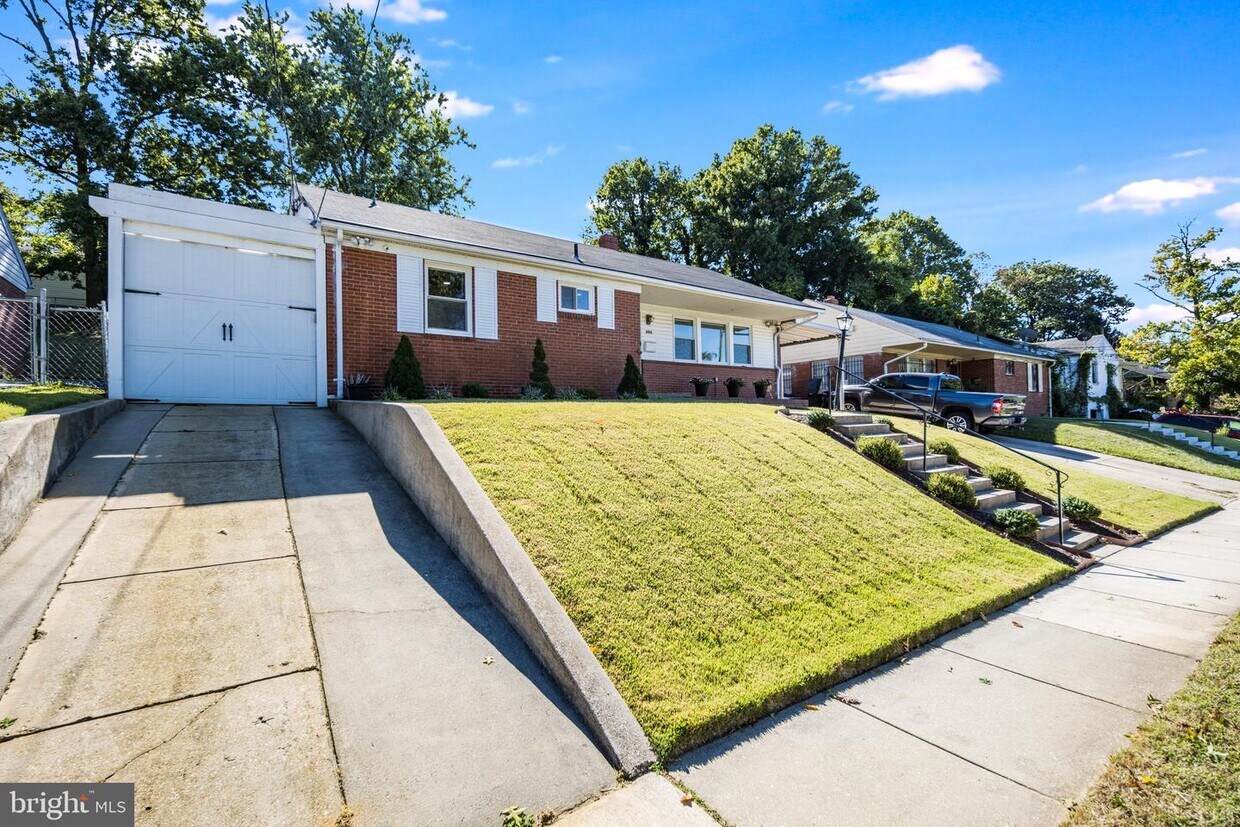 2515 Oxon Run Dr, Temple Hills, MD 20748 House Rental in Temple Hills, MD
