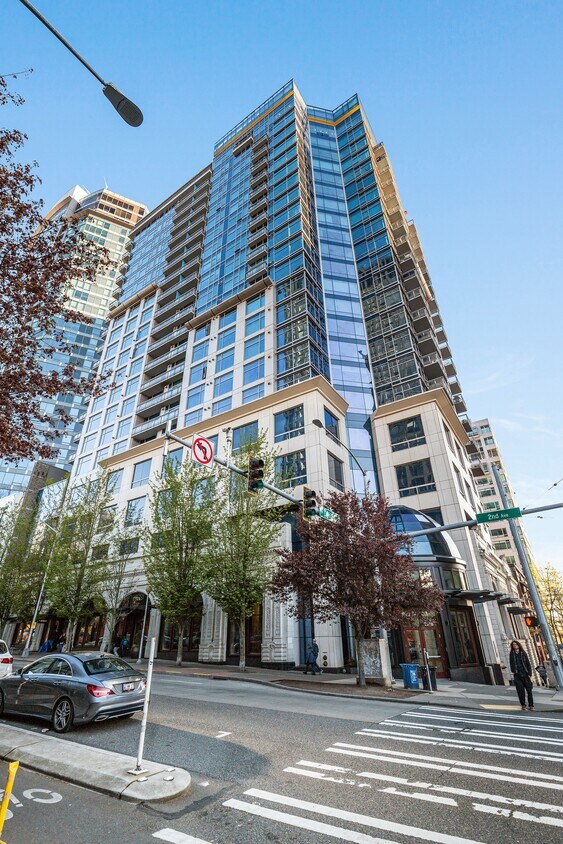 Primary Photo - 2033 2nd Ave