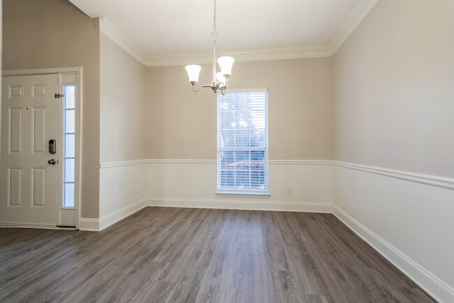 Foto del edificio - 7036 Crestwood Pl