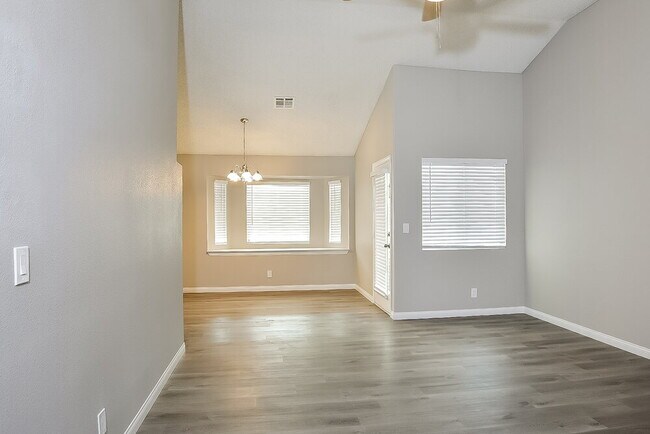 Foto del edificio - 3316 Sturbridge Cir