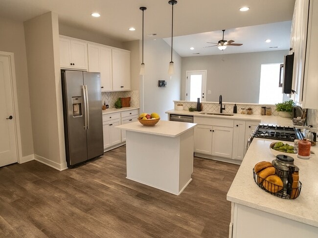 Building Photo - Charming 4 beds 3 baths in Powell!