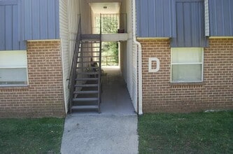 Building Photo - 1130 Old Mt Carmel Rd