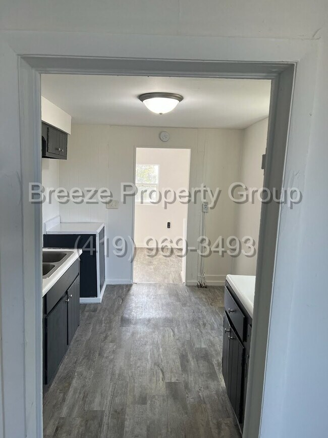Building Photo - 1110 E Kibby St