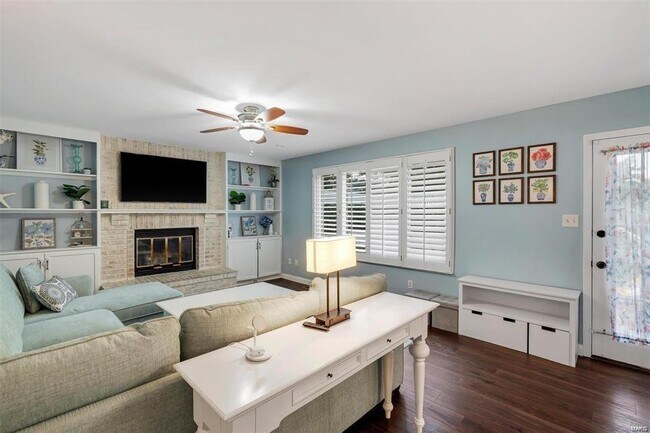 Foto del edificio - 742 Oak Hall Ln