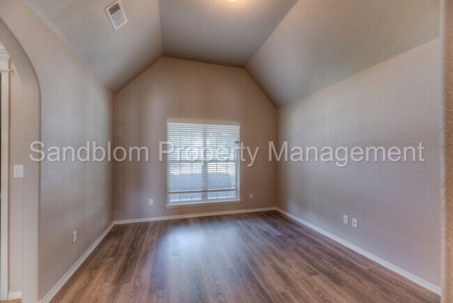 Building Photo - For Lease | Bixby | $3600 Rent | Available...