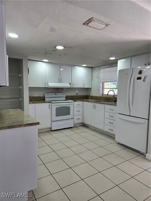 Foto del edificio - 5400 Golden Gate Pkwy