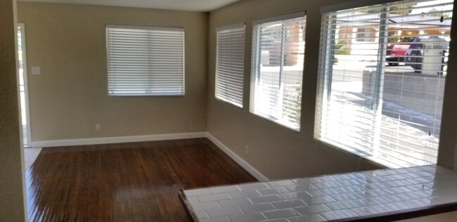 Foto del edificio - 6743 S Elman St