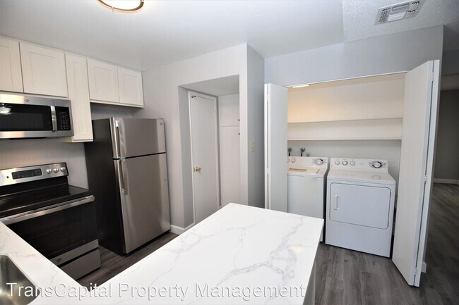 Foto del edificio - 8867 Salmon Falls Dr