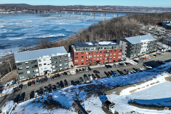 Foto del edificio - Edgewater Place