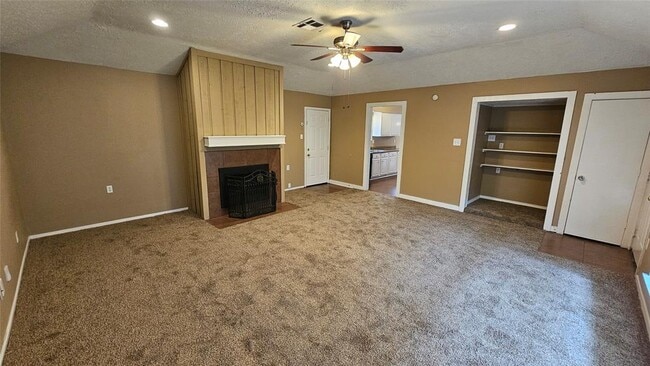 Building Photo - 11226 Beauvoir Dr