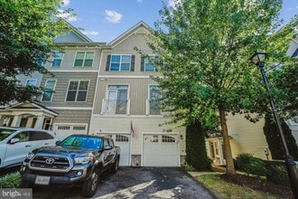 Building Photo - 12789 Lotte Dr