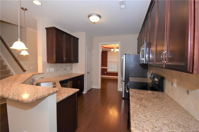 Building Photo - 102 Pittfield Run