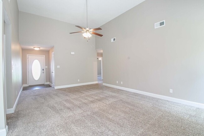 Building Photo - 209 Azalea Dr
