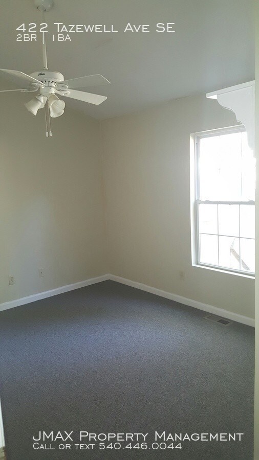 Foto del edificio - One level two bedroom home