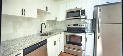 Building Photo - 1482 Meads Rd