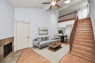 Building Photo - 2425 Holly Hall St