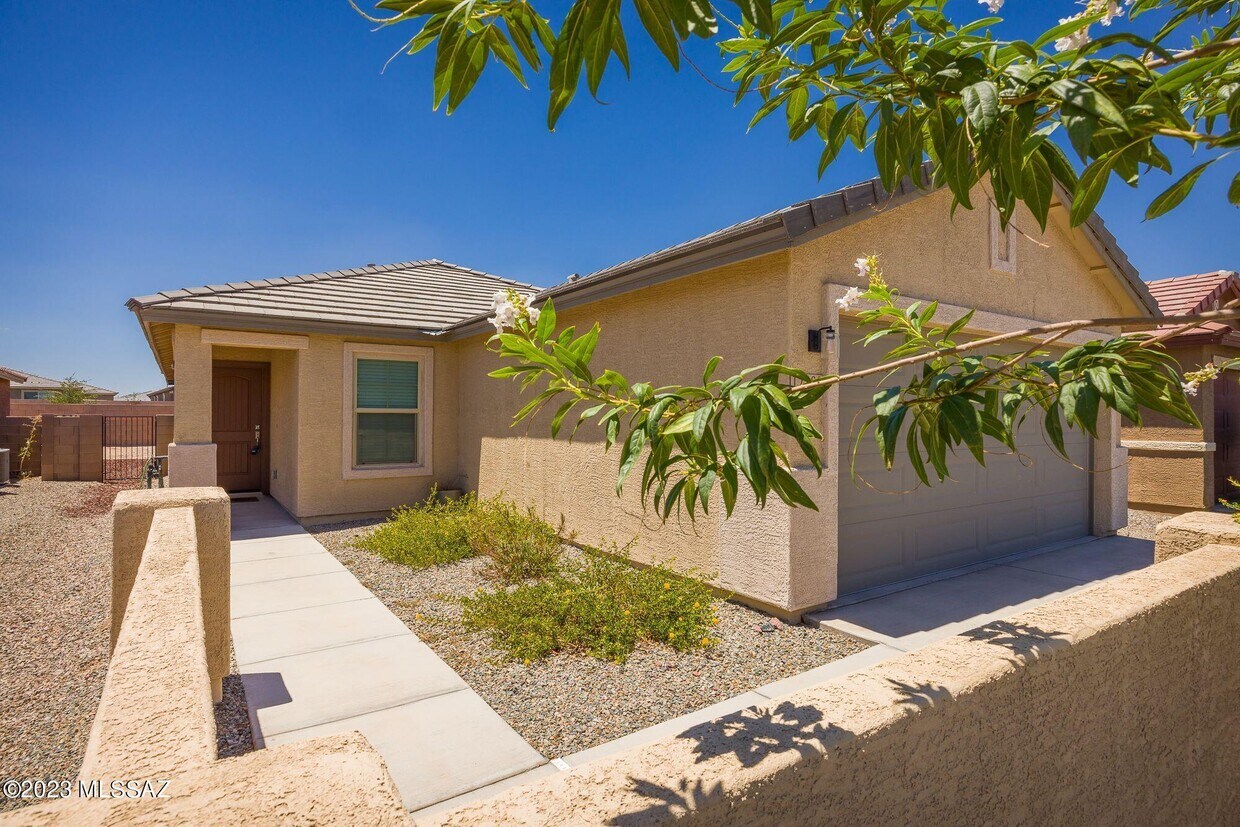 Primary Photo - 12283 N Sutter Dr