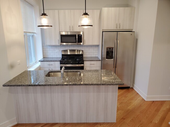 Foto del edificio - 843 N Leavitt St