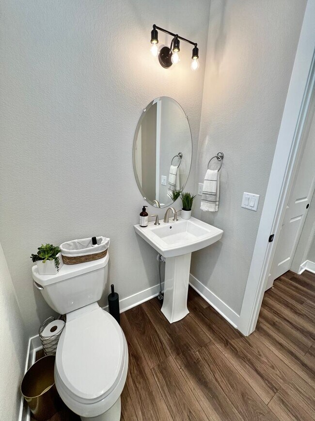 Building Photo - Stunning 4 Bed 3 Bath New Build Home in Ti...