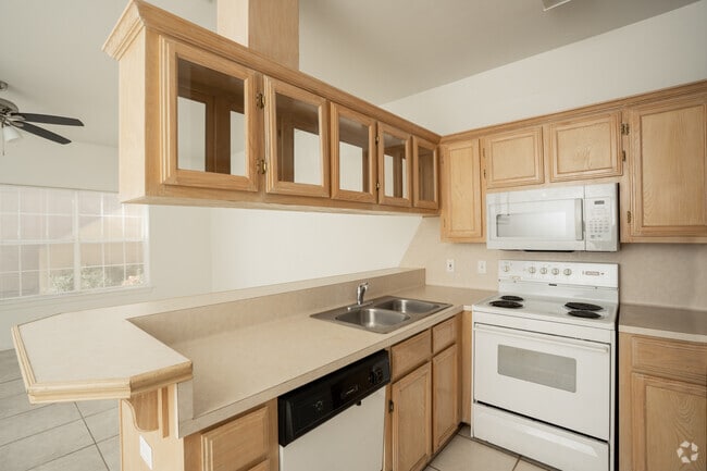 1 habitación, 1 baño - 900 pies cuadrados - Cocina - Alta Vista Apartments