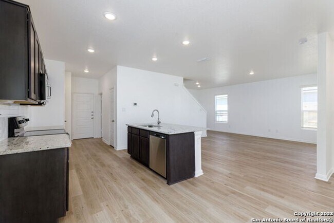 Building Photo - Beautiful Home in Hannah Heights!