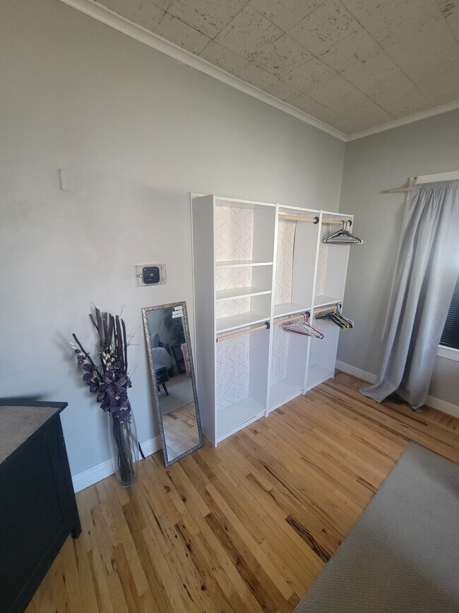 Foto del edificio - 7012 Plainfield Rd