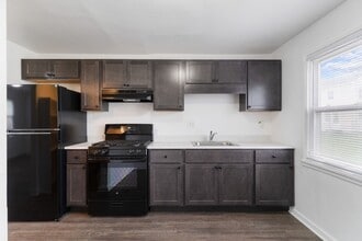 Building Photo - 61 Midland Heights Cir