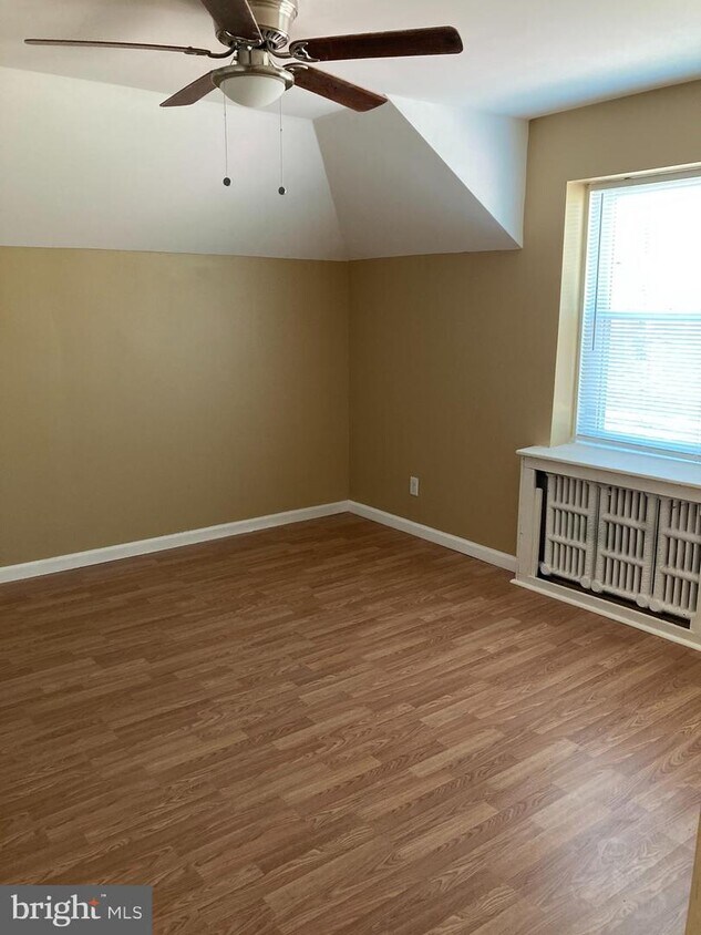 Foto principal - 305 W 18th St