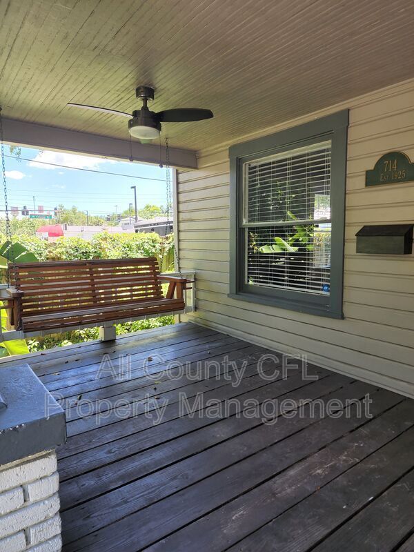 Foto del edificio - 714 Putnam Ave