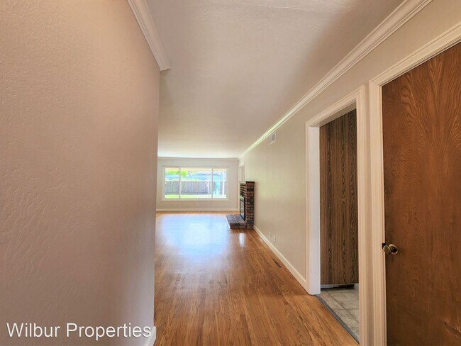 Foto del edificio - 3 br, 2 bath House - 415 Durham Avenue