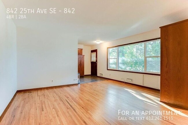 Building Photo - 842 25th Ave SE