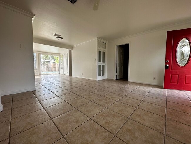 Building Photo - 12125 Colony Ave