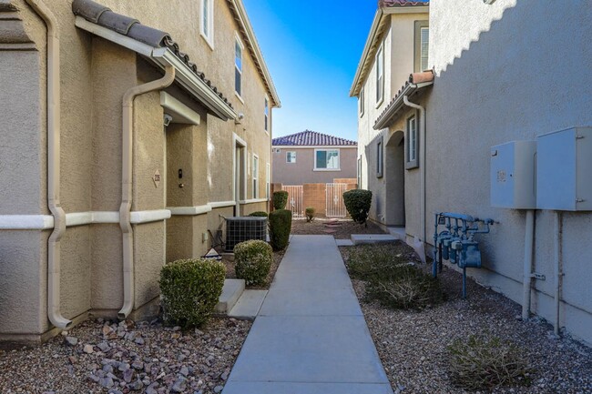 Foto del edificio - 3 Bed Southwest Townhome