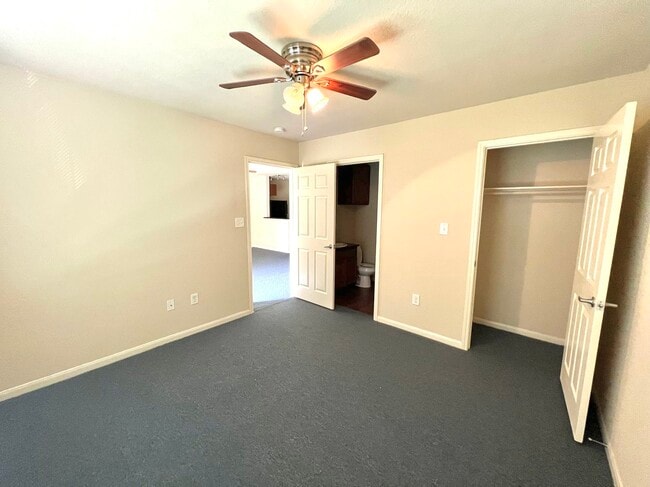 Foto del edificio - 2508 S Houston Ave