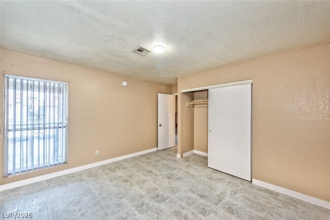 Building Photo - 3771 Shirebrook Dr