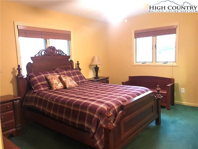 Foto del edificio - 472 Laurel Mountain Estates Dr