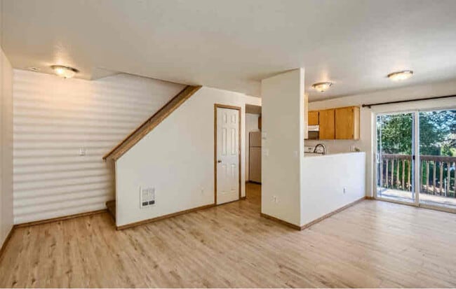 Building Photo - 9222 NE Hassalo St