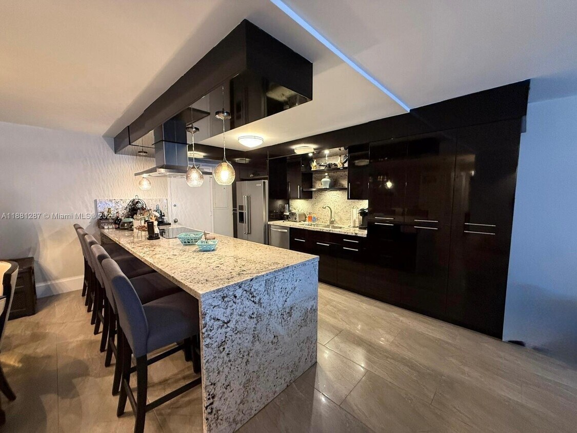 Foto principal - 4020 Galt Ocean Dr