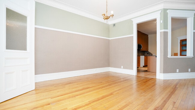 Building Photo - 1262 Rue Sherbrooke E