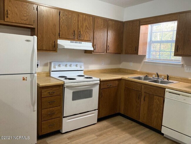 Foto del edificio - 1704 Wine Press Ct