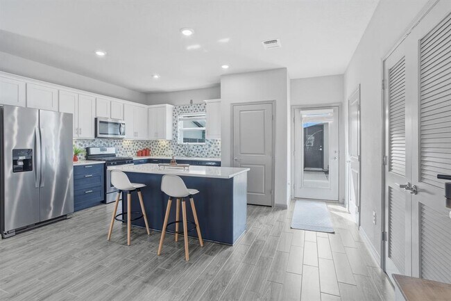 Foto del edificio - 5909 Charles Merle Dr.