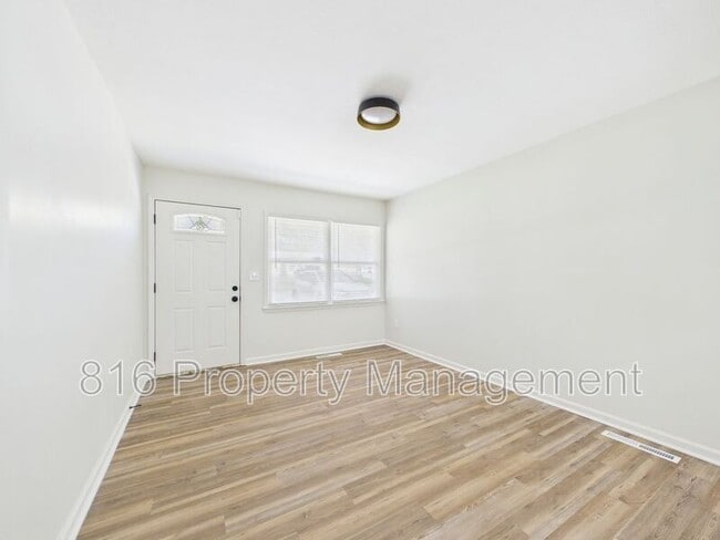 Building Photo - 5201 Alma St