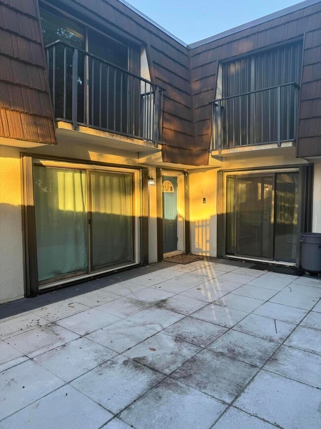 Foto del edificio - 6111 SE Riverboat Dr