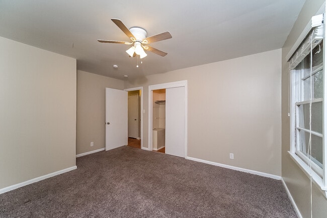 Building Photo - 4610 Rutledge Dr NW