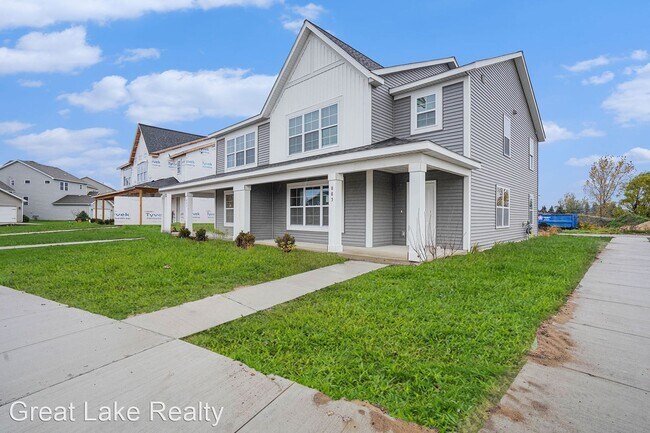 Building Photo - 4 br, 2.5 bath House - 870 Main