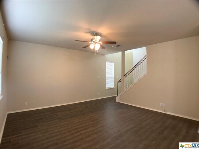Foto del edificio - 534 Briggs Dr