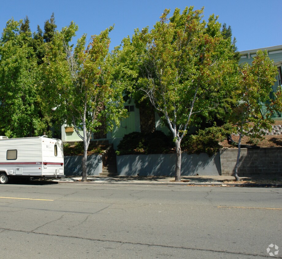 Building Photo - 638 Florida St