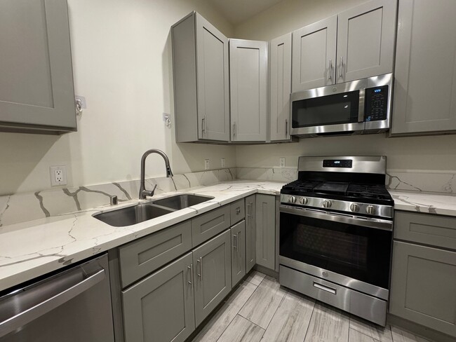 Building Photo - 14224 Friar St