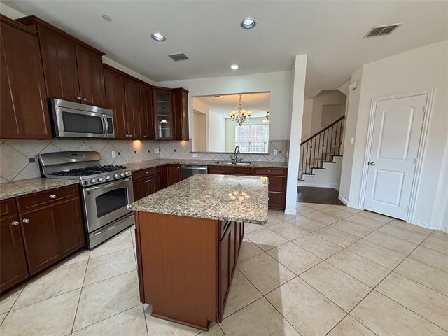 Foto del edificio - 7818 Liverpool Ln