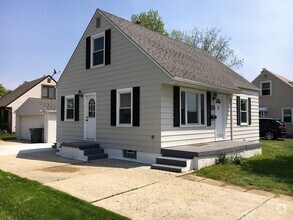 Building Photo - 3080 Eisenhower Rd